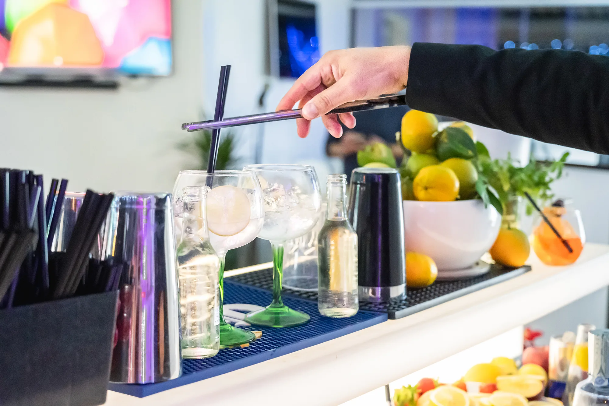 Luxora by R3 provide garden bars for garden room installations in Hampshire and West Sussex