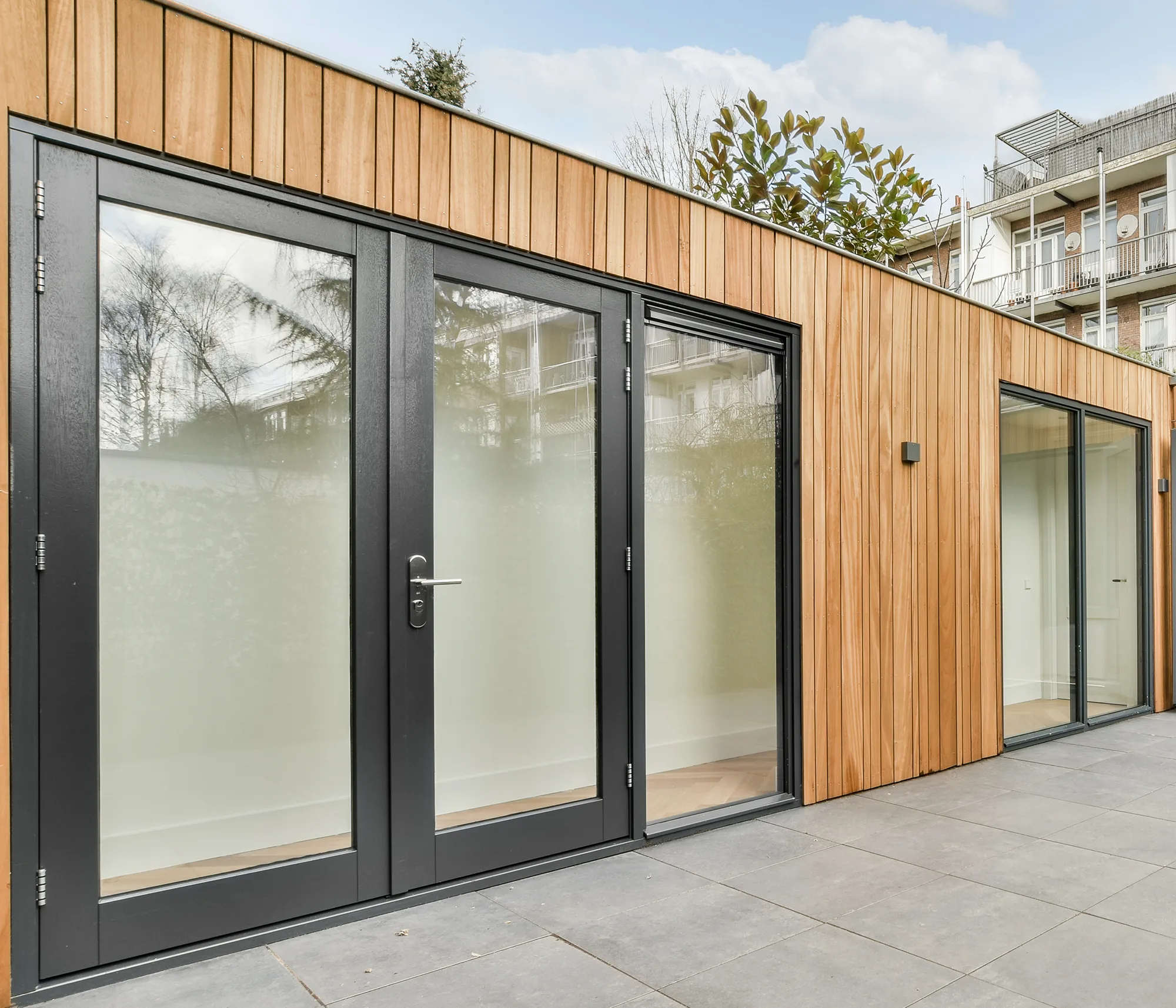 Luxora by R3 provide garden room installations with patio doors in Hampshire and West Sussex